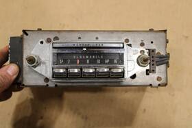 7289598 Gm 1965 Oldsmobile 98 Olds Delta 88 Starfire Am Wonderbar Radio Stereo Original