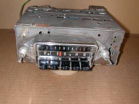 989387 Gm / Delco 1961-62 Oldsmobile F85 - Am Radio #989387 Parts Or Restore