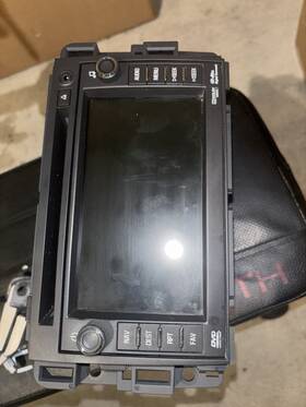 236237 Gmc 2010 Yukon Factory Radio Am Fm Cd Dvd Mp3 With Navigation Oem