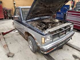 638-00748c Gmc Truck Audio Equipment Radio Manually Tuned Receiver Am-fm Fits 82-88 6000 134564