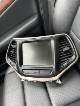 68238621ac Harman 2014-2018 Jeep Cherokee Dodge Ram Oem Radio 8.4 Screen