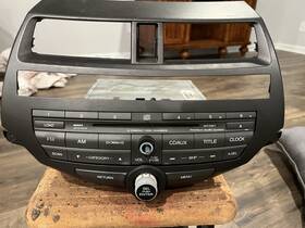 Dexmg6387zhnuc Honda 39100-ta0-a51 Oem 2008-2011 Accord Am/fm Radio And 6-disc Cd Changer