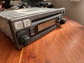 Cgb23015250 Honda Am/fm Cd Radio Stereo Player S2000 Ap1 2002-2003. Works Great Oem
