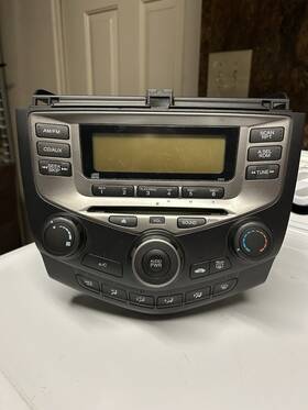 Gfb22007328 Honda 2003-2007 Accord Radio Cd Player And Climate Control Switch Panel Oem