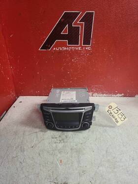 961701r152 Hyundai 15-17 Accent Radio Am-fm-stereo-cd-mp3 Us Market Bluetooth Oem