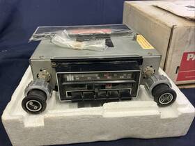 111645c1 International Harvester Ih Am/fm Radio With Face Plate Instruction And Box