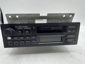 36001569 Jeep Cherokee Comanche Wagoneer 88 - 96 Am/fm Stereo Cassette Radio Oem
