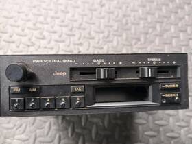 56003017 Jeep 1988-96 Wrangler Yj Am/fm Oem Radio Model #