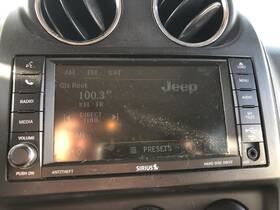 68282476ab Jeep 2013-2017 Patriot Radio Receiver Am Fm Cd Dvd Mp3 Hdd Nav Id Rhb 62040