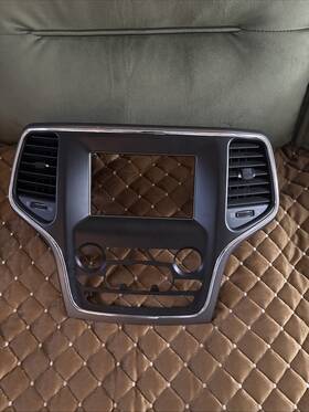 90029032 Jeep 2019 Grand Cherokee Upland Radio Control