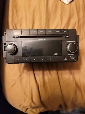05064948ag Jeep Accessories Radio Control Unit-am/fm 6-disc Cd/dvd Player Req Oem