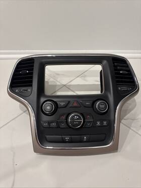 P05091838af Jeep 2014 2015 Grand Cherokee Climate 5 Inch Radio Control Dash Bezel