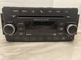 Am-fm-cd-mp3 Jeep Po5091198ab Jk Wrangler Factory Receiver Radio Oem Stereo