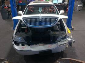 638-01825 Lincoln Audio Equipment Radio 117.7 Inch Wb Am-fm-cd Fits 05 And Town Car 928472