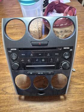 704629 Mazda 2006-2007 Mazdaspeed 6 Radio Stereo Disc Cd Player No Ac Control Included