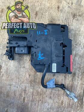 13725343 Mercedes-benz 2008 - 2014 C Class Battery Negative Cable With Fuse Box Oem