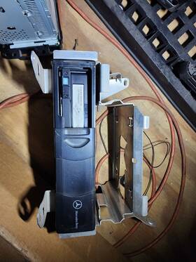 A2038209089 Mercedes-benz 03-06 Sl500 R230 Cd Changer 6 Disk Player Mc3010 2038209089 Oem W210