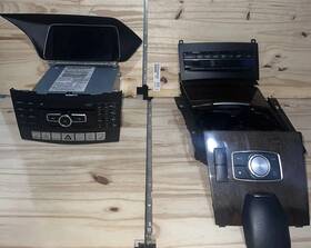A2129007327 Mercedes-benz 2014 E350 Navigation Center Console And Control Unit A2129007327 Mercedes-benz 2014 E350 Navigation Center Console And Control Unit