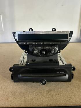 65.12-3457052-03 Mini Cooper S 2012 Am Fm Cd Radio Receiver Boost Bad Led But Works