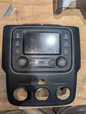 68265210ac Mopar 2013-2017 Ram Ra2 Radio Head Unit