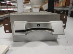 28185-5z001 Nissan 05 Quest Receiver 6 Disc In Dash Cd Changer 28185 5z001