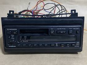 Keh-m8250 Pioneer Tape Deck Head Unit With Wiring Harness - Old School Car Audio