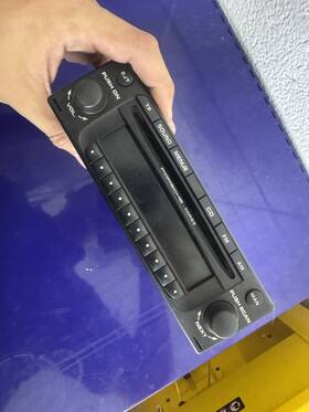 9110580 Porsche 2003-2004 Boxster Stereo Cd Player Oem Used Part