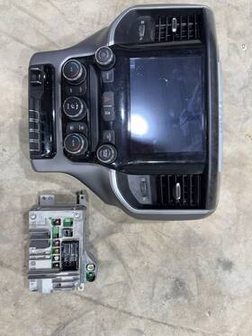 68425521ac Ram 2021 2500/3500 8.4 Inch Uconnect 4 Radio With Nav Console And Module