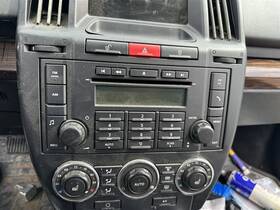 638-50750 Rover Audio Equipment Radio Control Front Panel Id Lr001070 Fits 08-12 Lr2 1000486