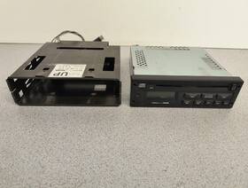0247171 Saab 1988 1989 1990 1991 900 9000 Radio Single Disc Cd Player Clarion