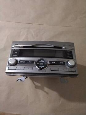 86101aj64a Subaru 2010 - 2012 Outback Radio Receiver Am Fm Cd Player Oem