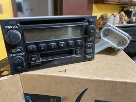 09357129 Toyota Stereo And Amp 1999-2001 4runner Camry Or Sienna Cd Am Fm Tape