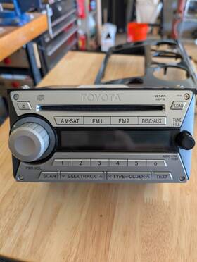 11828 Toyota 2010 Fj Cruiser Factory Radio And Bezel Excellent Condition