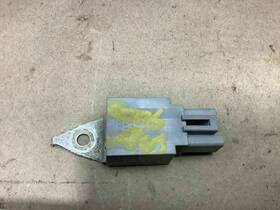 90980-04174 Toyota Prius 2004-2009 Radio Condenser Noise Filter Audio Equipment Fabric