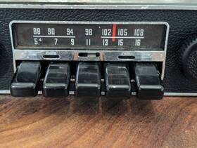15d41739c0 Volkswagen Vintage Motorola Beetle Bus Am Push Button Radio Powers On