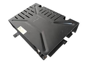 1j5835456 Volkswagen 1999-2002 Jetta Monsoon Radio Amplifier With Bracket Mk4