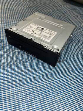 3q0035844b Volkswagen 3q0035878b Radio Receiver Am Fm Cd Glove Box Mounted Fits 18-19 Atlas