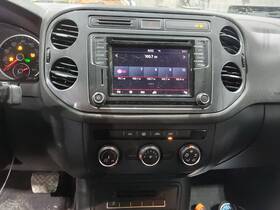 638-51740 Volkswagen Audio Equipment Radio Remote Cd Changer Fits 10-14 Golf 3139386