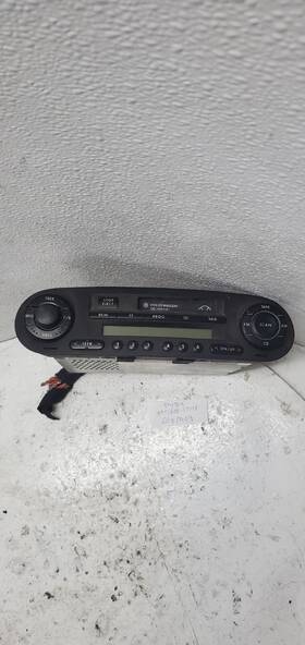 1c0035157c Volkswagen 638-57738 200-2004 Beetle Am Fm Audio Stereo Radio Reciever Oem