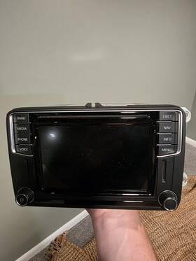 Vwzaz2s0212117 Volkswagen Oem Stereo From 2016 Vw Tiguan. Has Navigation. Parts Only