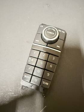 30752413 Volvo Oem Used Xc90 Radio Control Module